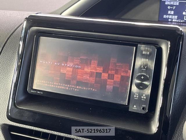 Toyota VOXY 2015-10 8219186-4
