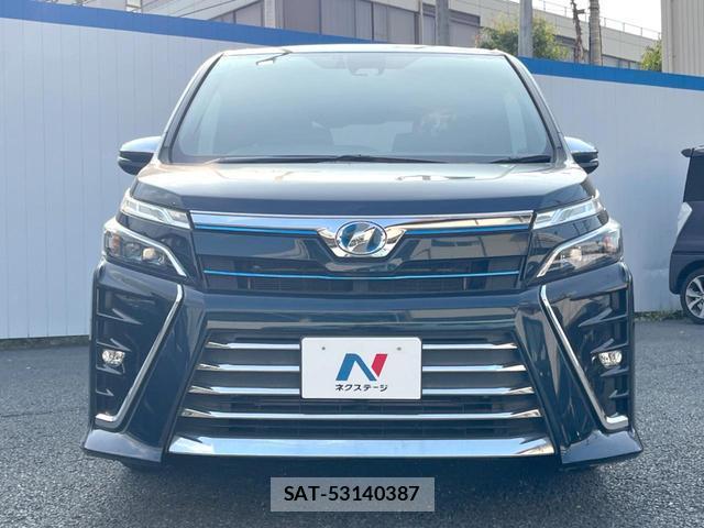 Toyota VOXY 2018-03 8219189-13