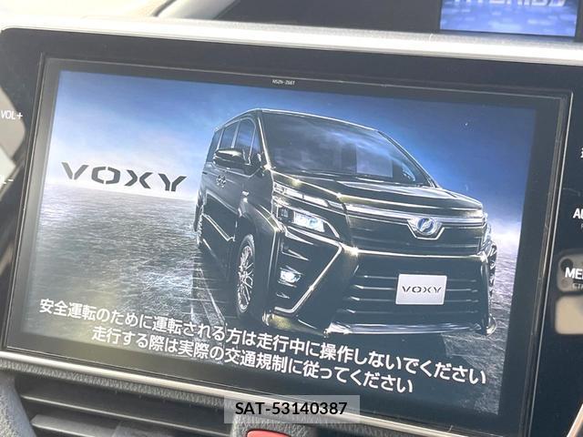 Toyota VOXY 2018-03 8219189-2