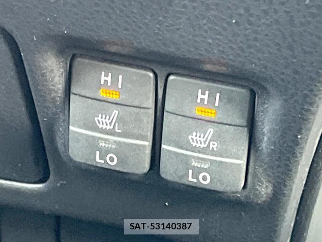 Toyota VOXY 2018-03 8219189-5