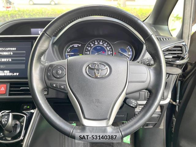 Toyota VOXY 2018-03 8219189-7