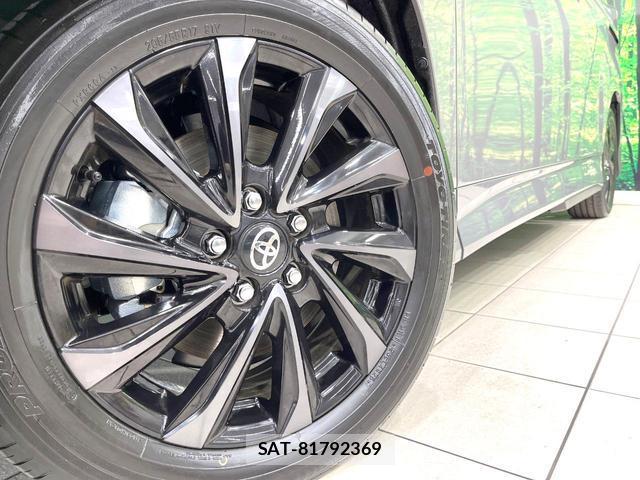 Toyota VOXY 2026-06 8219279-13