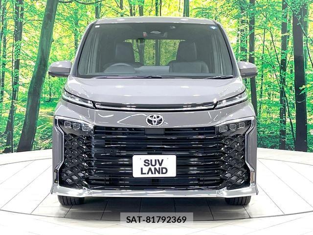 Toyota VOXY 2026-06 8219279-14