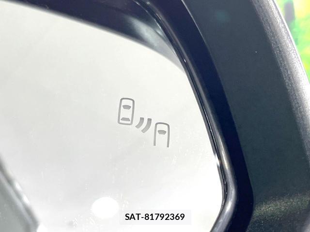 Toyota VOXY 2026-06 8219279-6