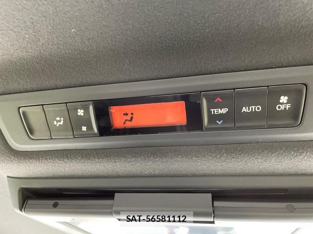 Toyota VOXY 2021-09 8219293-5
