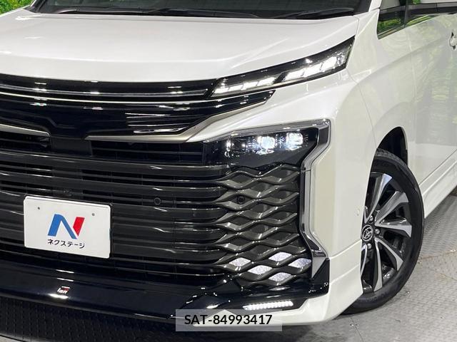 Toyota VOXY 2024-06 8219331-11