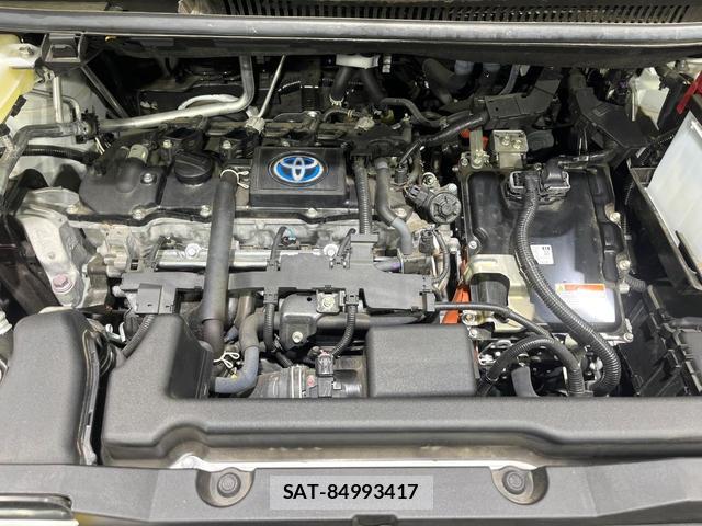 Toyota VOXY 2024-06 8219331-17
