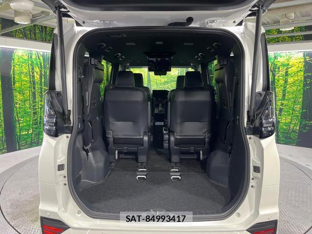 Toyota VOXY 2024-06 8219331-9