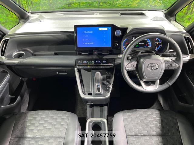Toyota VOXY 2023-02 8219337-1