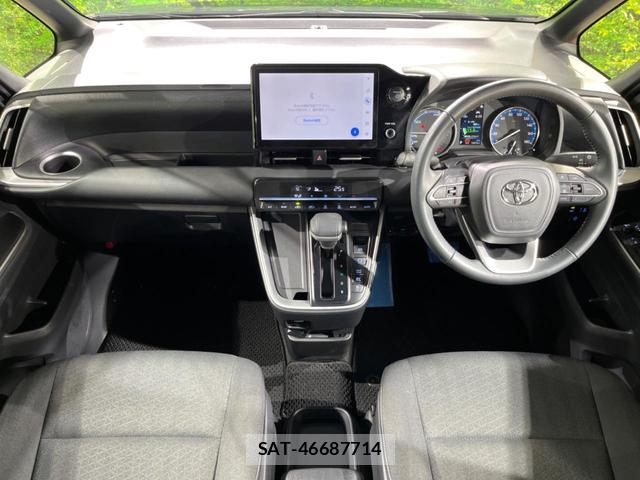 Toyota VOXY 2024-04 8219342-1