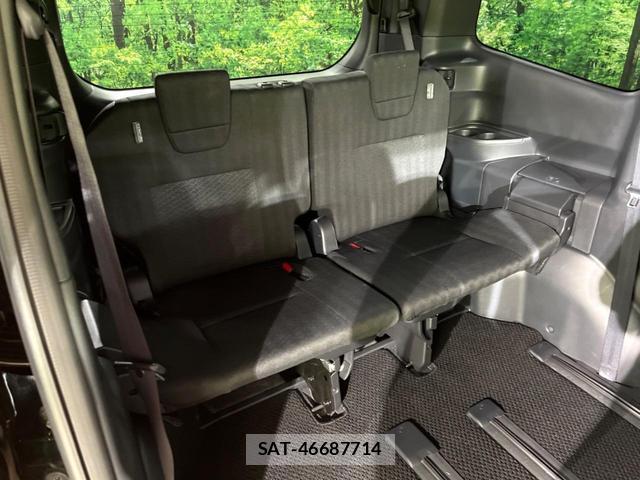 Toyota VOXY 2024-04 8219342-10
