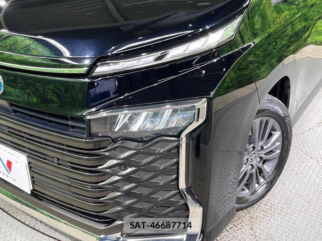 Toyota VOXY 2024-04 8219342-13