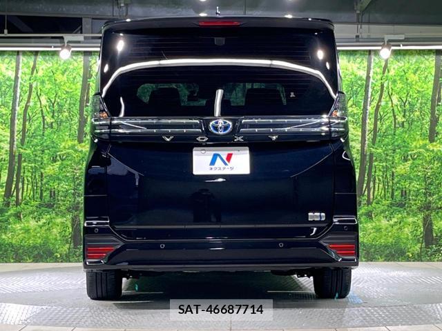 Toyota VOXY 2024-04 8219342-16