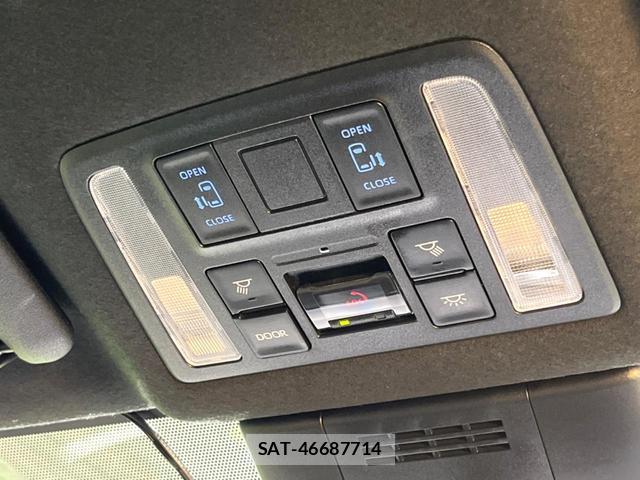 Toyota VOXY 2024-04 8219342-4