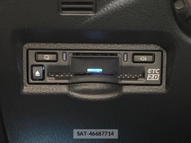 Toyota VOXY 2024-04 8219342-7