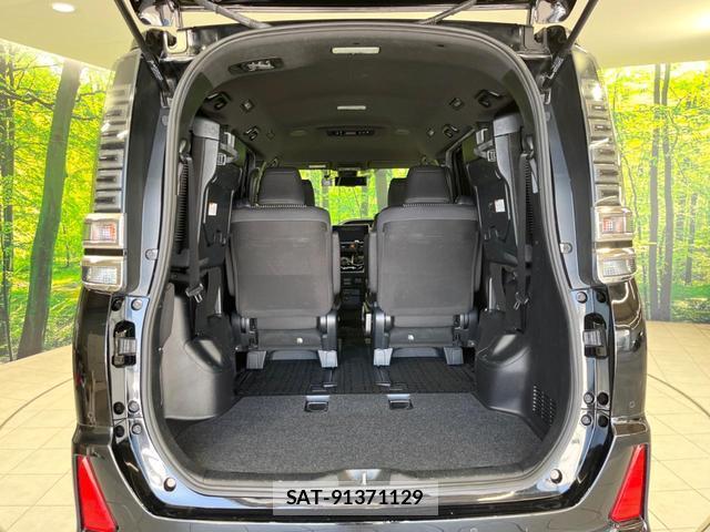 Toyota VOXY 2019-03 8219375-9