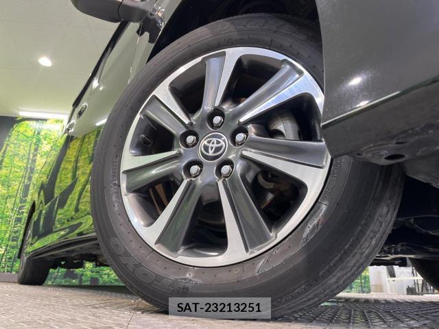 Toyota VOXY 2019-10 8219385-13
