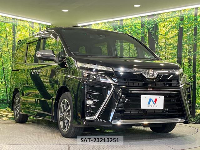 Toyota VOXY 2019-10 8219385-16