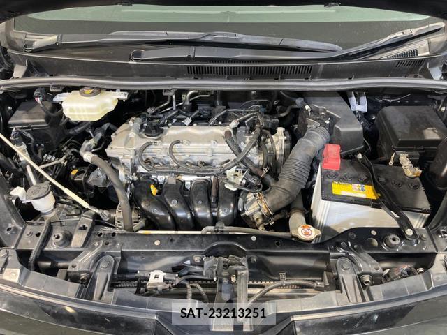 Toyota VOXY 2019-10 8219385-18