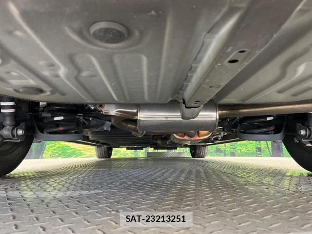 Toyota VOXY 2019-10 8219385-19