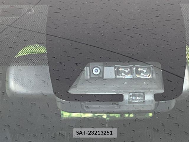Toyota VOXY 2019-10 8219385-2