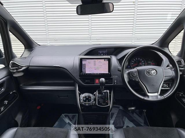 Toyota VOXY 2020-11 8219422-1