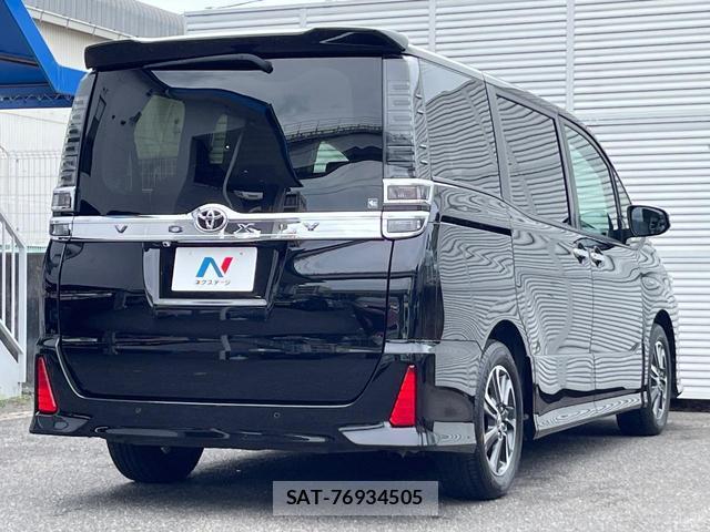 Toyota VOXY 2020-11 8219422-16