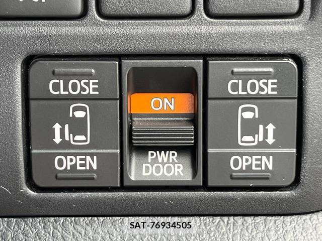 Toyota VOXY 2020-11 8219422-2