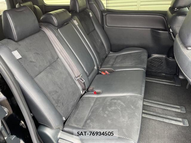 Toyota VOXY 2020-11 8219422-7