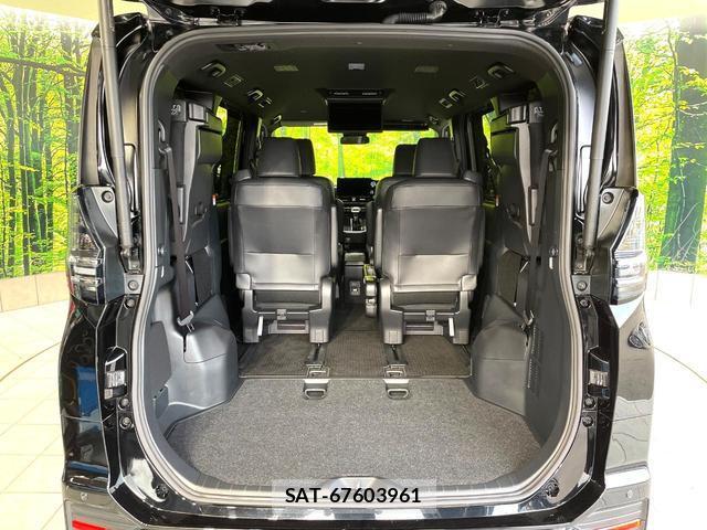 Toyota VOXY 2022-06 8219522-10