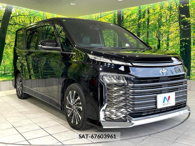 Toyota VOXY 2022-06 8219522-16