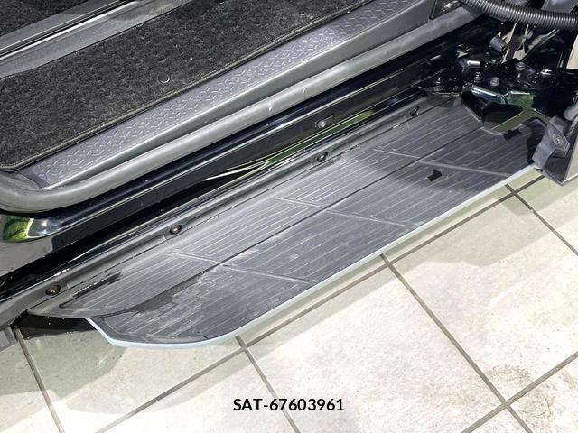 Toyota VOXY 2022-06 8219522-6