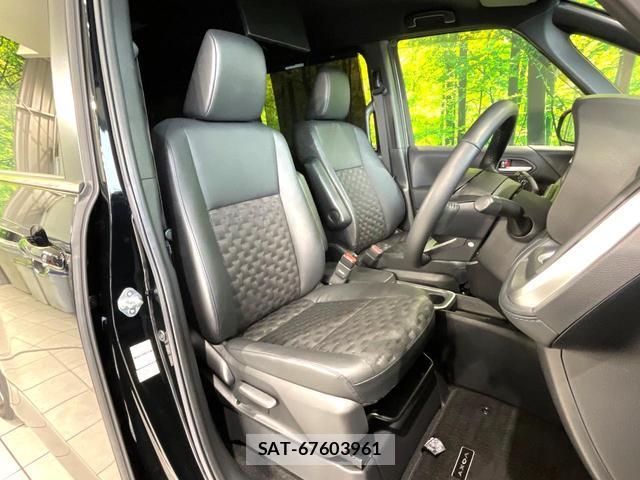 Toyota VOXY 2022-06 8219522-7