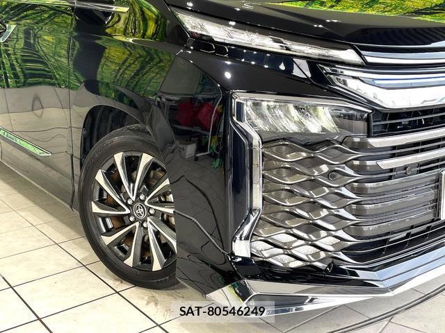 Toyota VOXY 2024-02 8219523-12