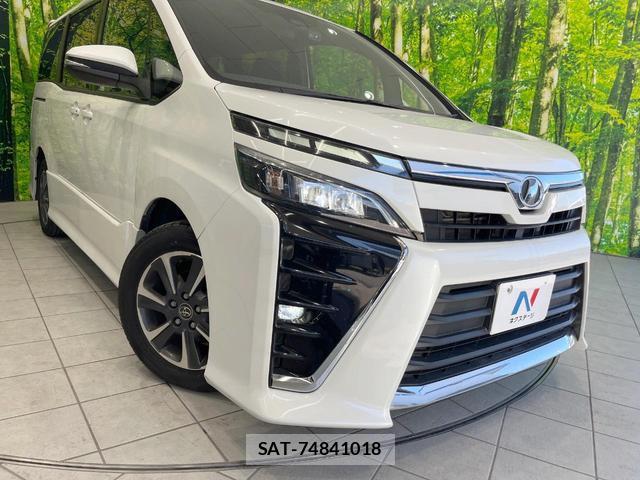 Toyota VOXY 2017-10 8219528-12