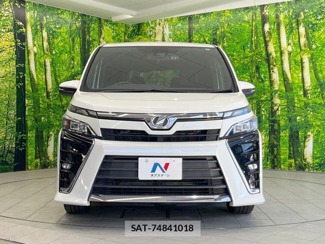 Toyota VOXY 2017-10 8219528-14