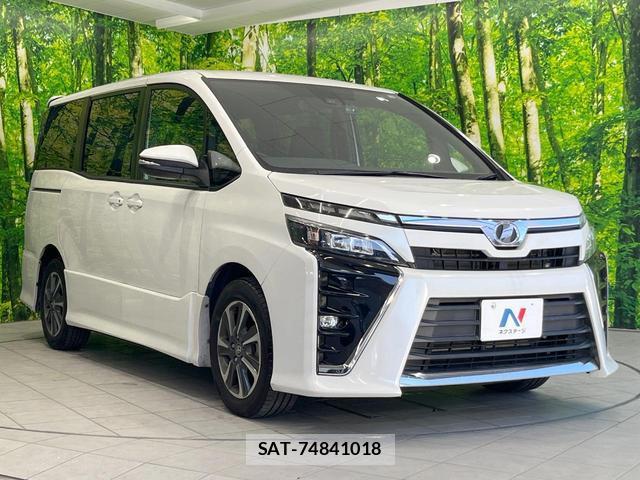 Toyota VOXY 2017-10 8219528-16