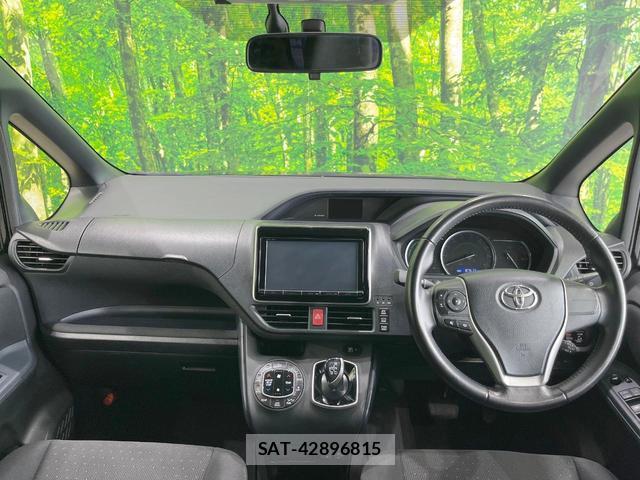 Toyota VOXY 2015-06 8219534-1