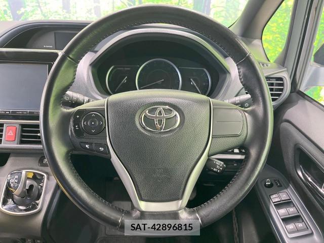 Toyota VOXY 2015-06 8219534-11