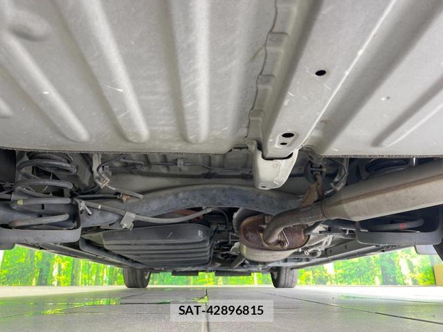 Toyota VOXY 2015-06 8219534-19