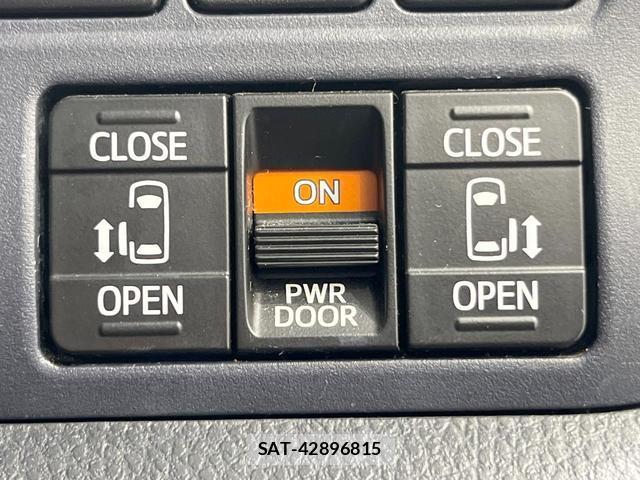 Toyota VOXY 2015-06 8219534-5