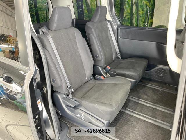Toyota VOXY 2015-06 8219534-8