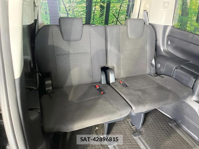 Toyota VOXY 2015-06 8219534-9