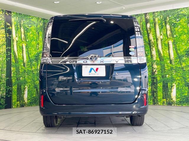 Toyota VOXY 2016-02 8219541-14