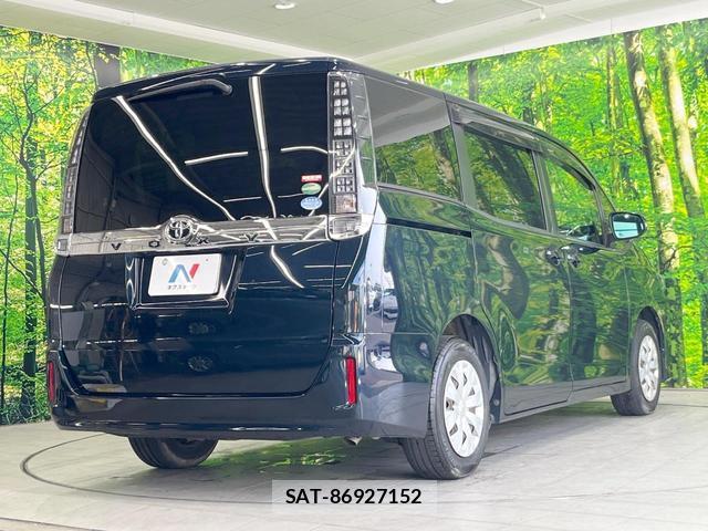 Toyota VOXY 2016-02 8219541-16
