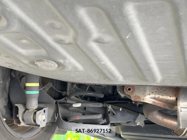 Toyota VOXY 2016-02 8219541-19