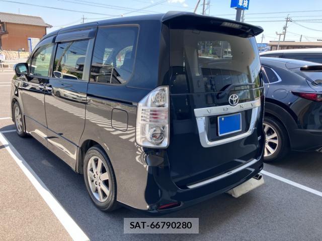 Toyota VOXY 2009-11 8219571-13