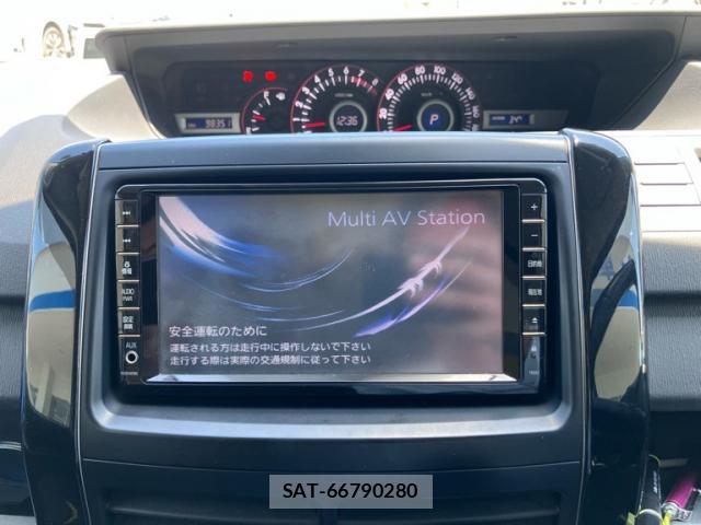 Toyota VOXY 2009-11 8219571-17