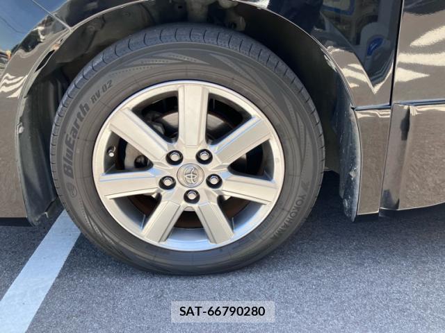 Toyota VOXY 2009-11 8219571-3