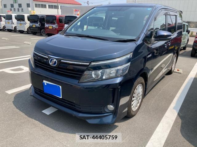Toyota VOXY 2015-02 8219583-0